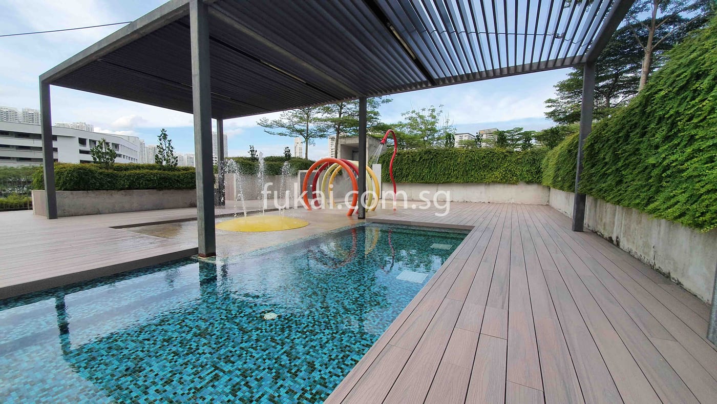 Children Pool Composite Decking With Water Spray